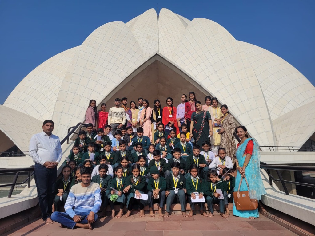 B.L Convent School Students visit Lotus Temple